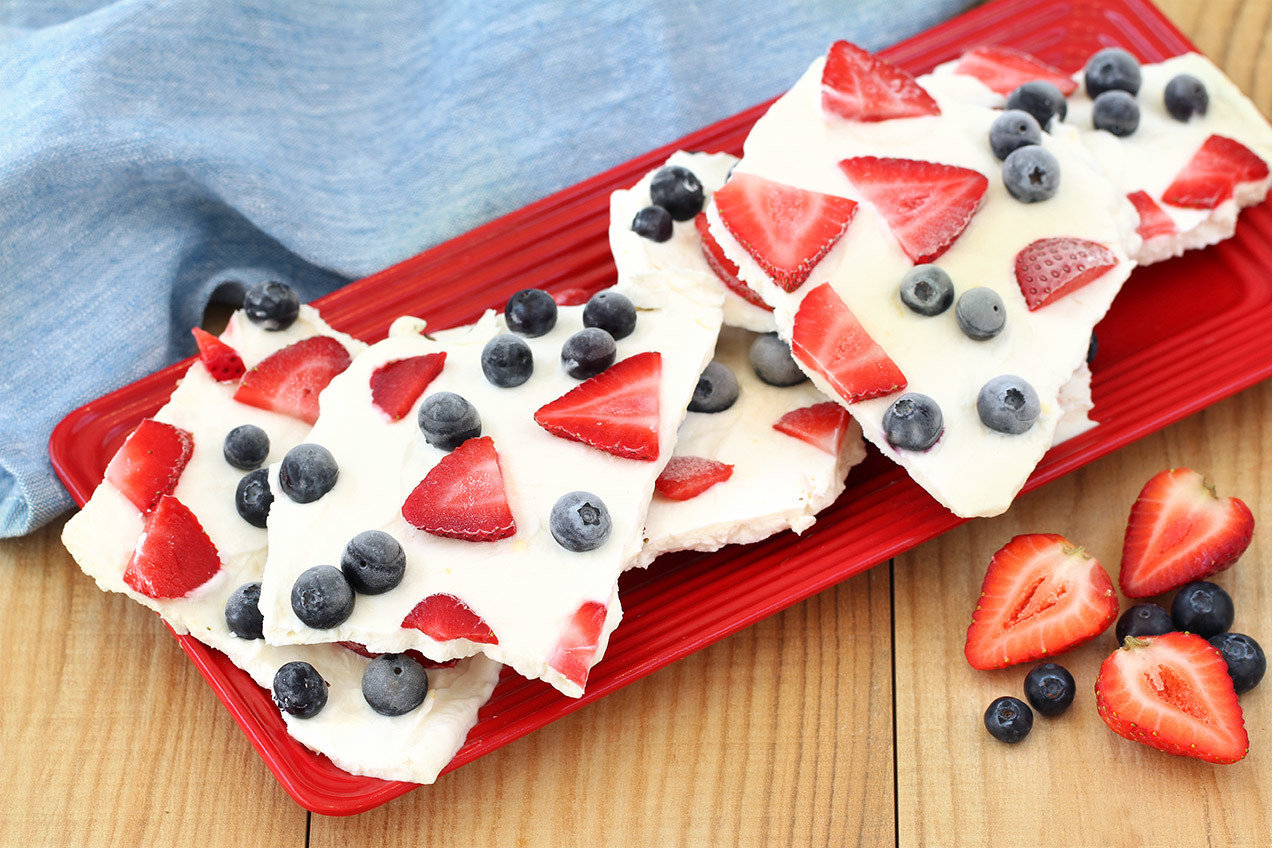 Red, White & Blueberry Fro-Yo Bark